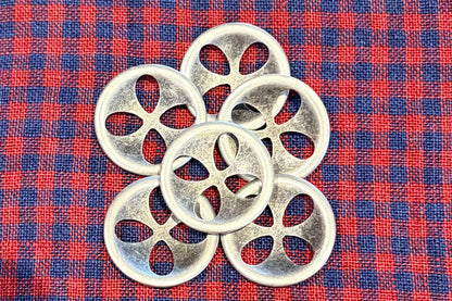 Metal Petal Button