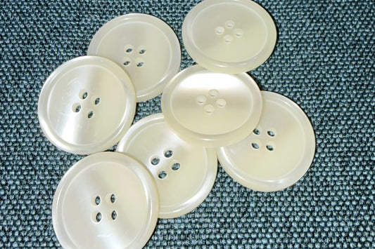 Cream Button with Ridge (Set)